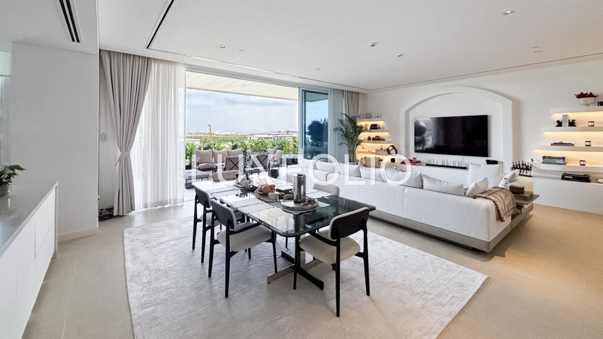 Modern Finishes | Huge Internal Space | Vacant-upon-Transfer