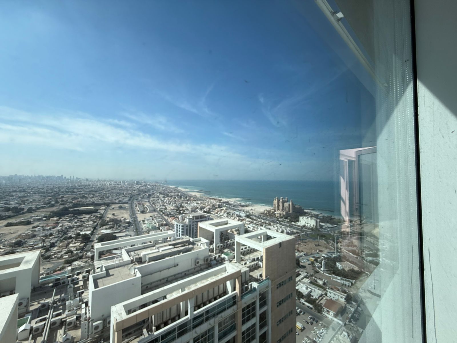 Unmissable opportunity! A two-bedroom apartment with a living room is for sale in Ajman One Towers, offering unobstructed sea views, a laundry room, a
