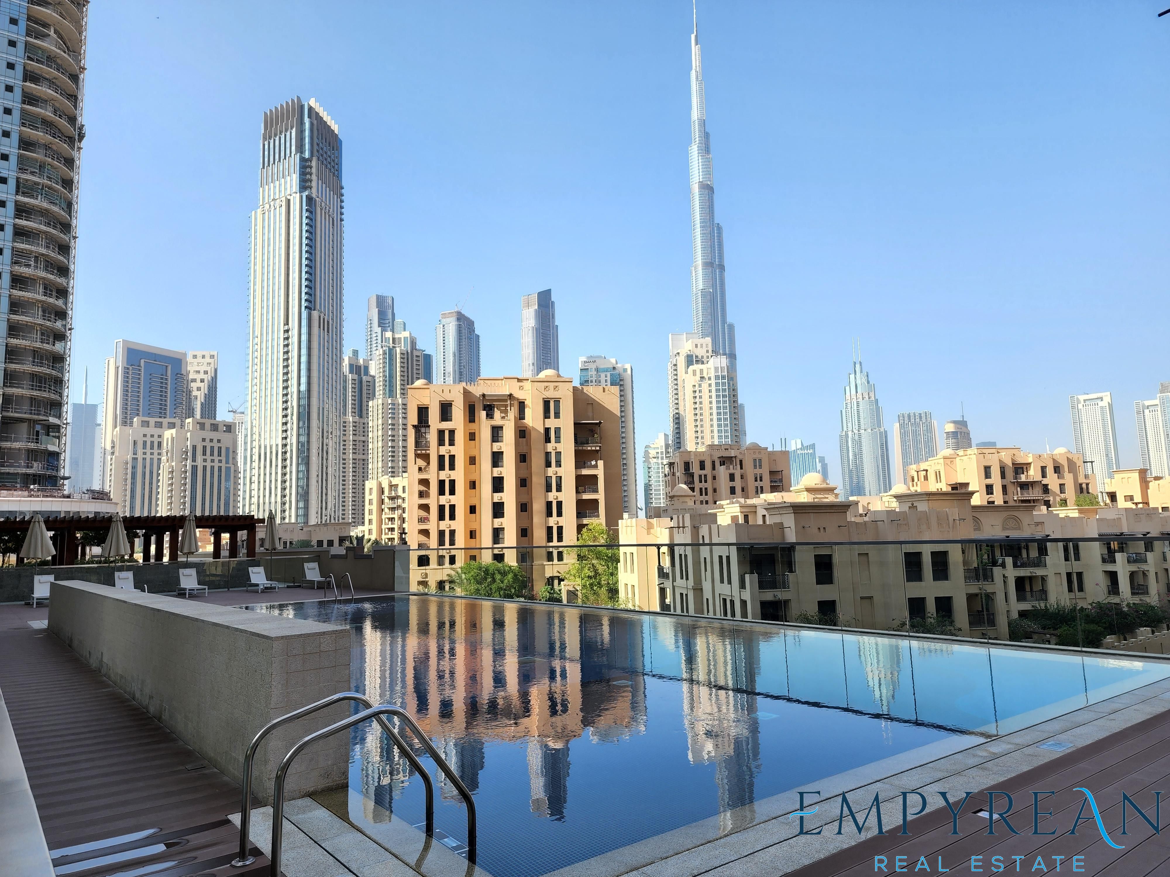 Professionally Furnished |1 Bed| Huge Private Terrace | 6 Cheques Available