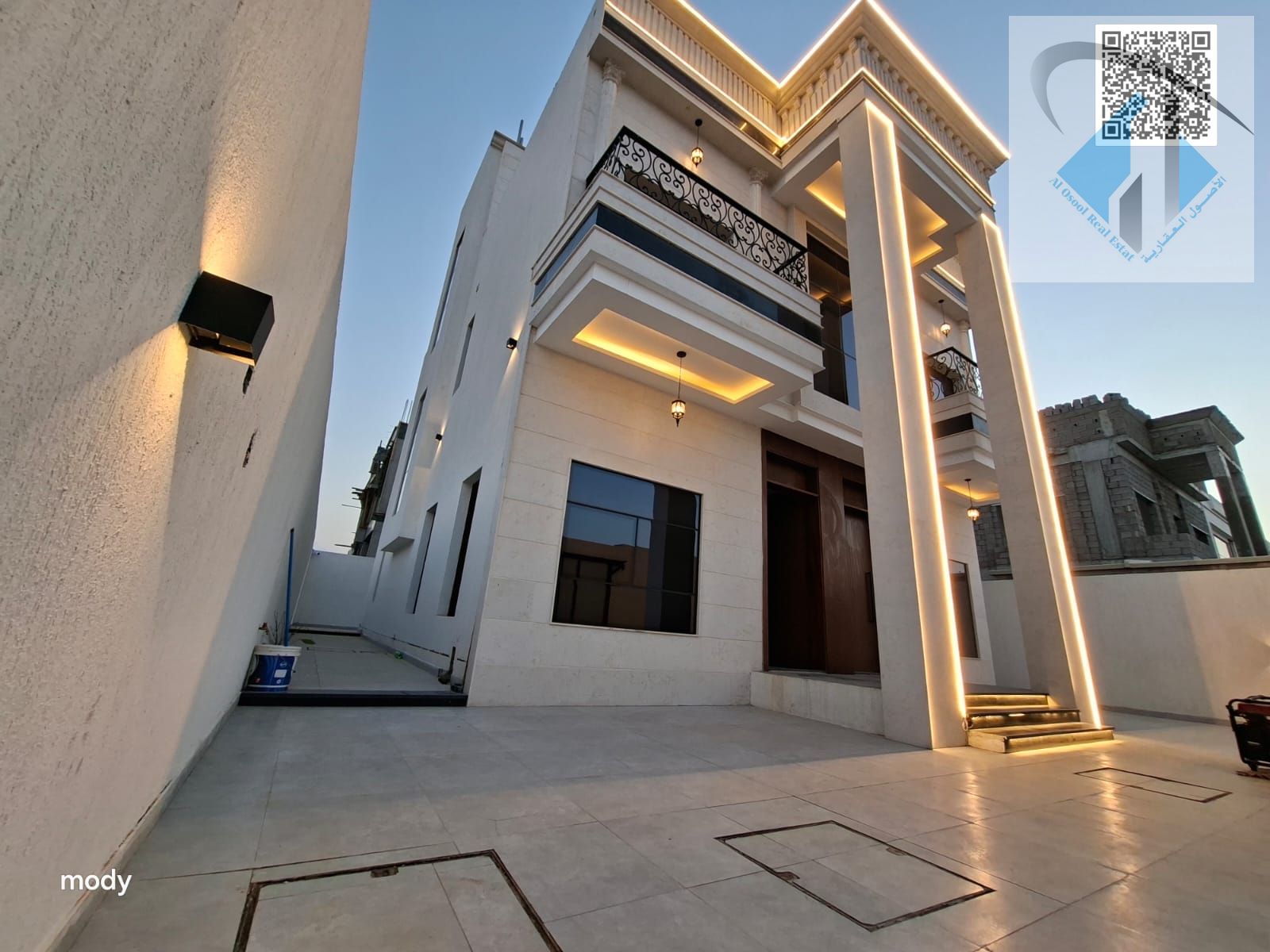 villa for sale, custom-finished, two floors plus a roof terrace, 7 bedrooms, including registration and ownership fees, freehold.
