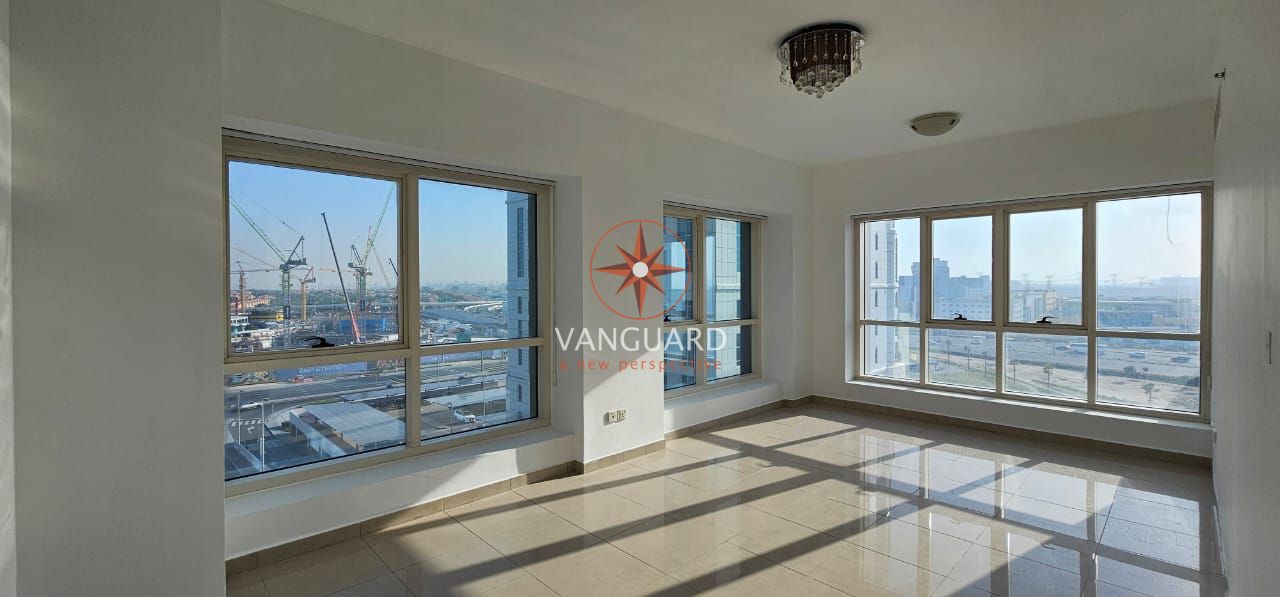 UNFURNISHED | VACANT | CLOSE TO THE METRO