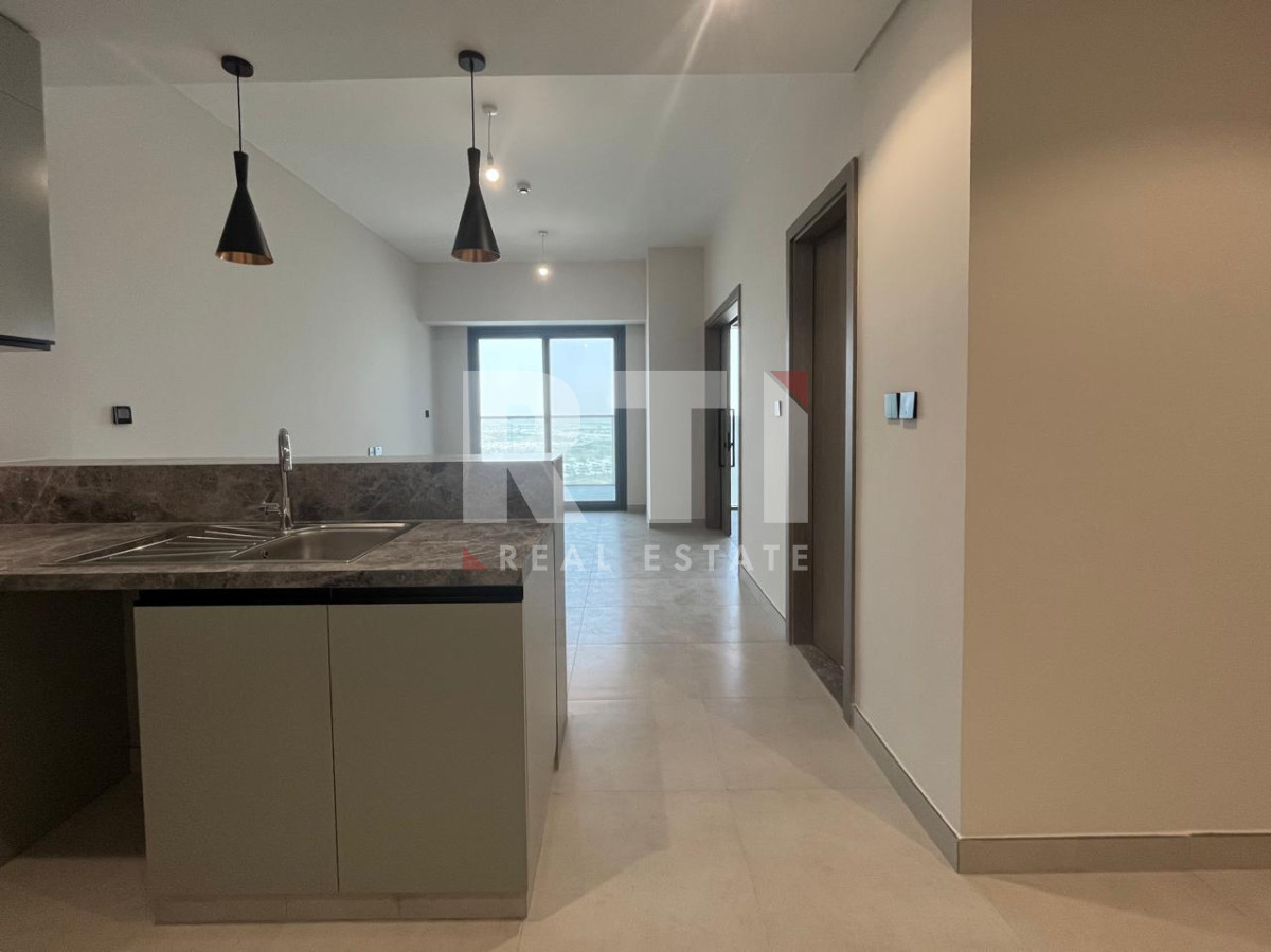 Spacious Unit | High Floor | Golfside Living