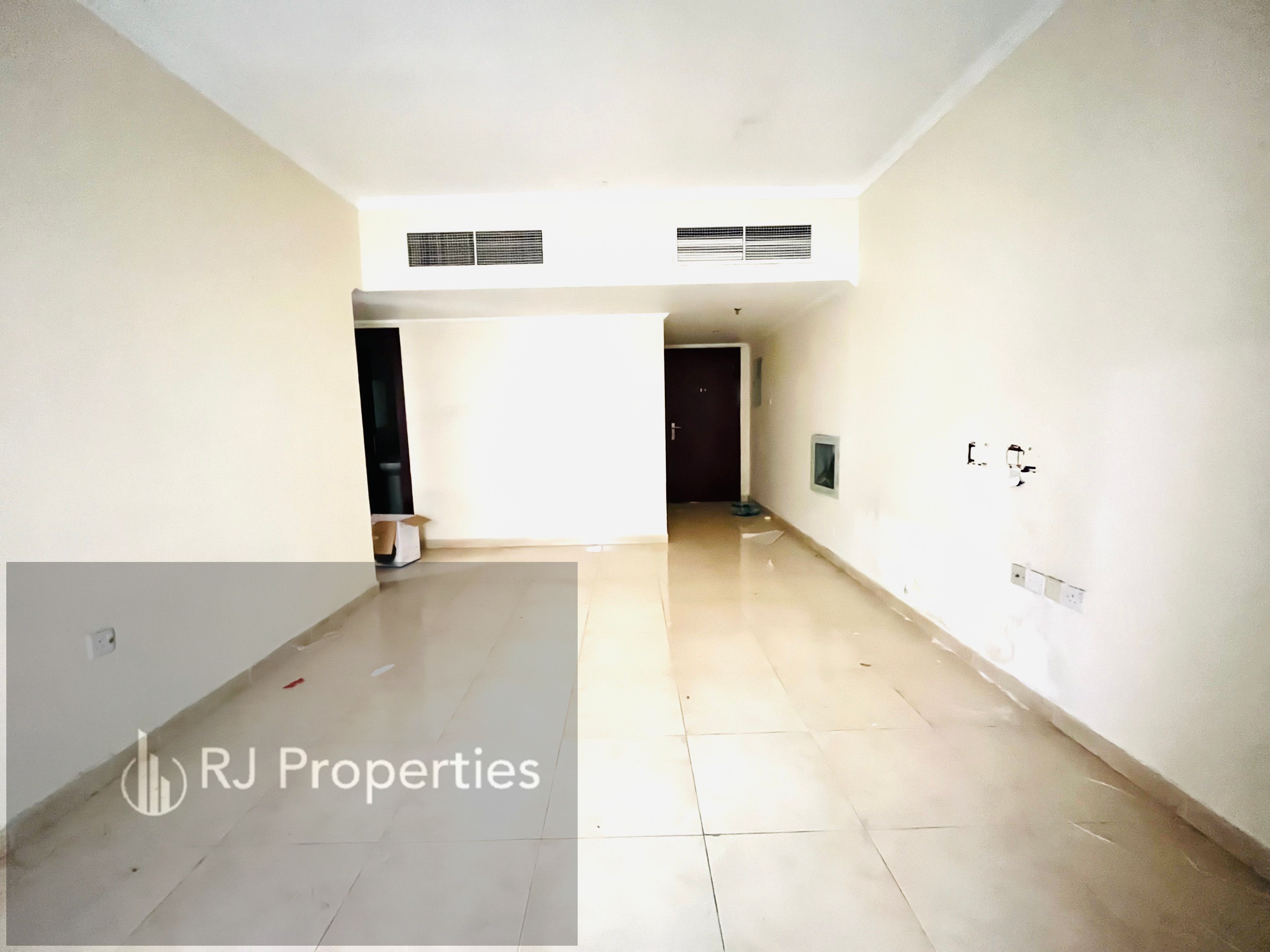 Luxury huge size 1bhk with balcony in family building very cheap price just 35k