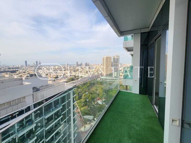 Spacious 3BHK+Maid | Near Metro| Stunning View