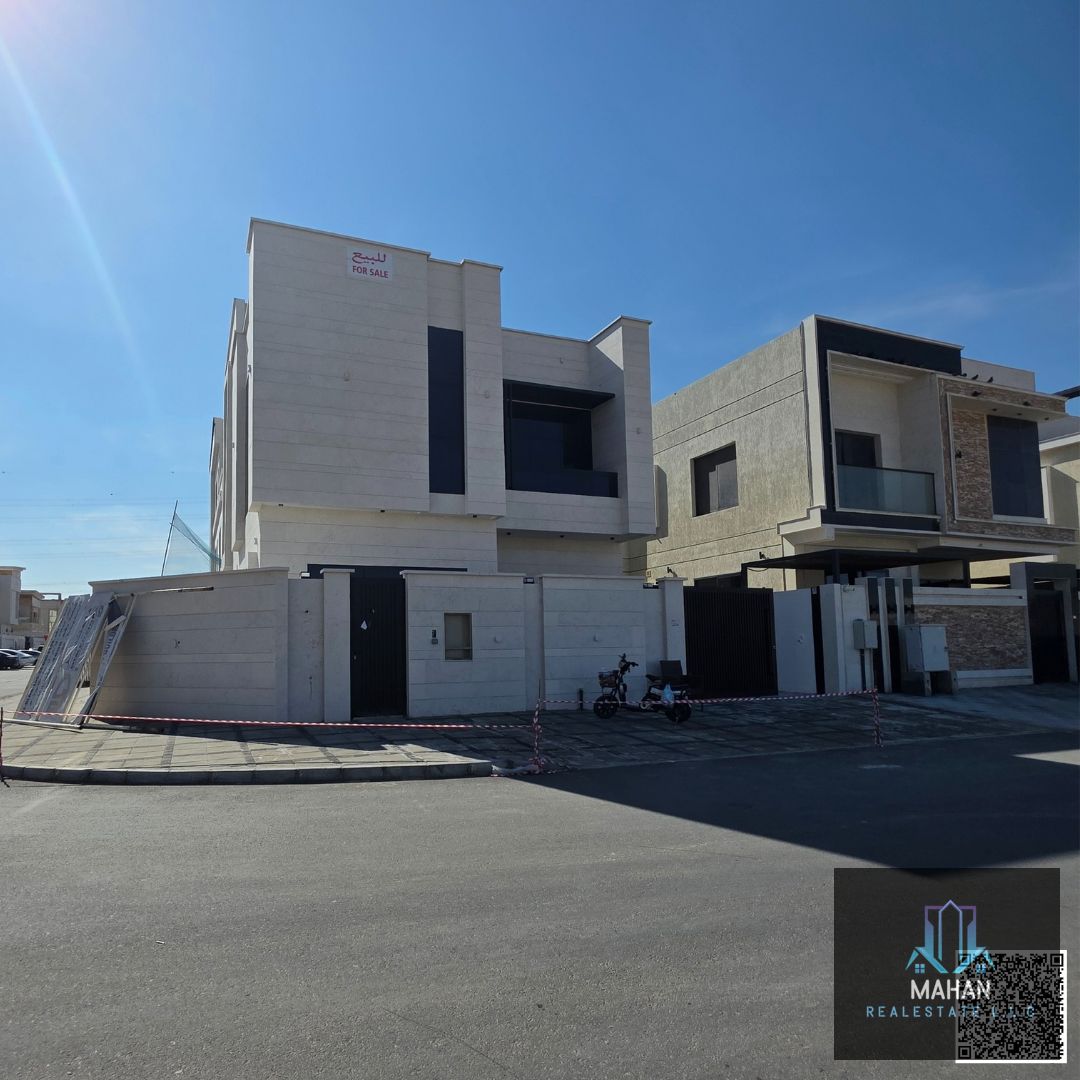 6 master bedroom hall and majlis and maid room Plot area 3230sqft corner Build area 3500sqft 2.2 million negotiable