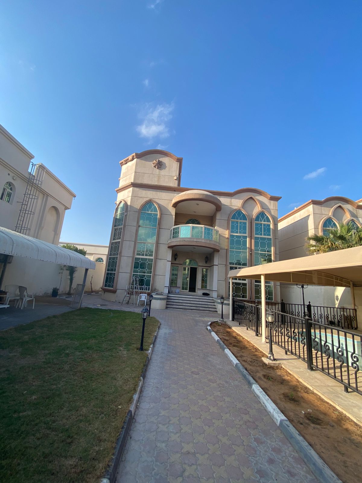 4-bedroom villa with pool and parking, large areas, second row from Al Heera beach, with payment facilities of 140,000 dirhams.