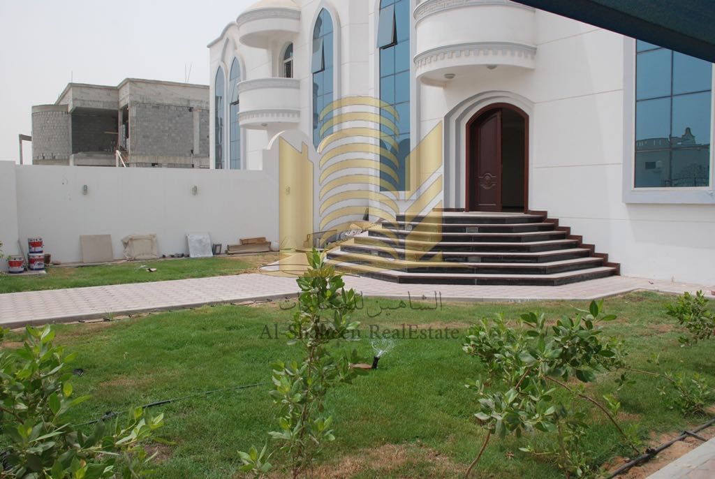 Villa for rent in Al-Adhra area. Fully maintained. 4500 sq ft. Two floors. Three living rooms, four bedrooms, large kitchen, five bathrooms, maid's room, spacious garden, garage, and central ducted air conditioning. Annual rent: 150,000