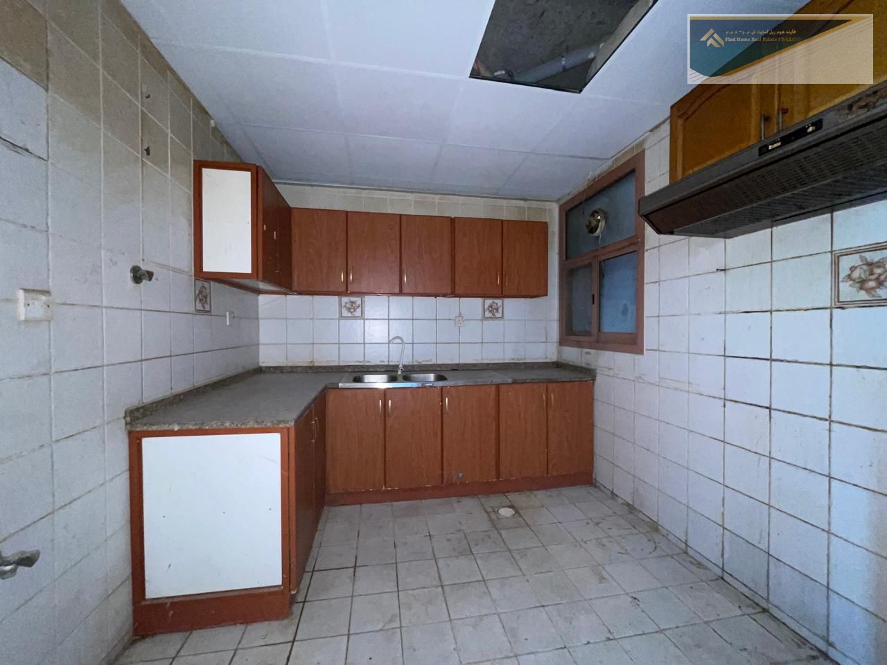 FULLY SAPICIOUS !!CHILLER FREE HOT LOCATION NEAR PARK ONE BHK ONLY FOR FAMILY IS JUST 38K
