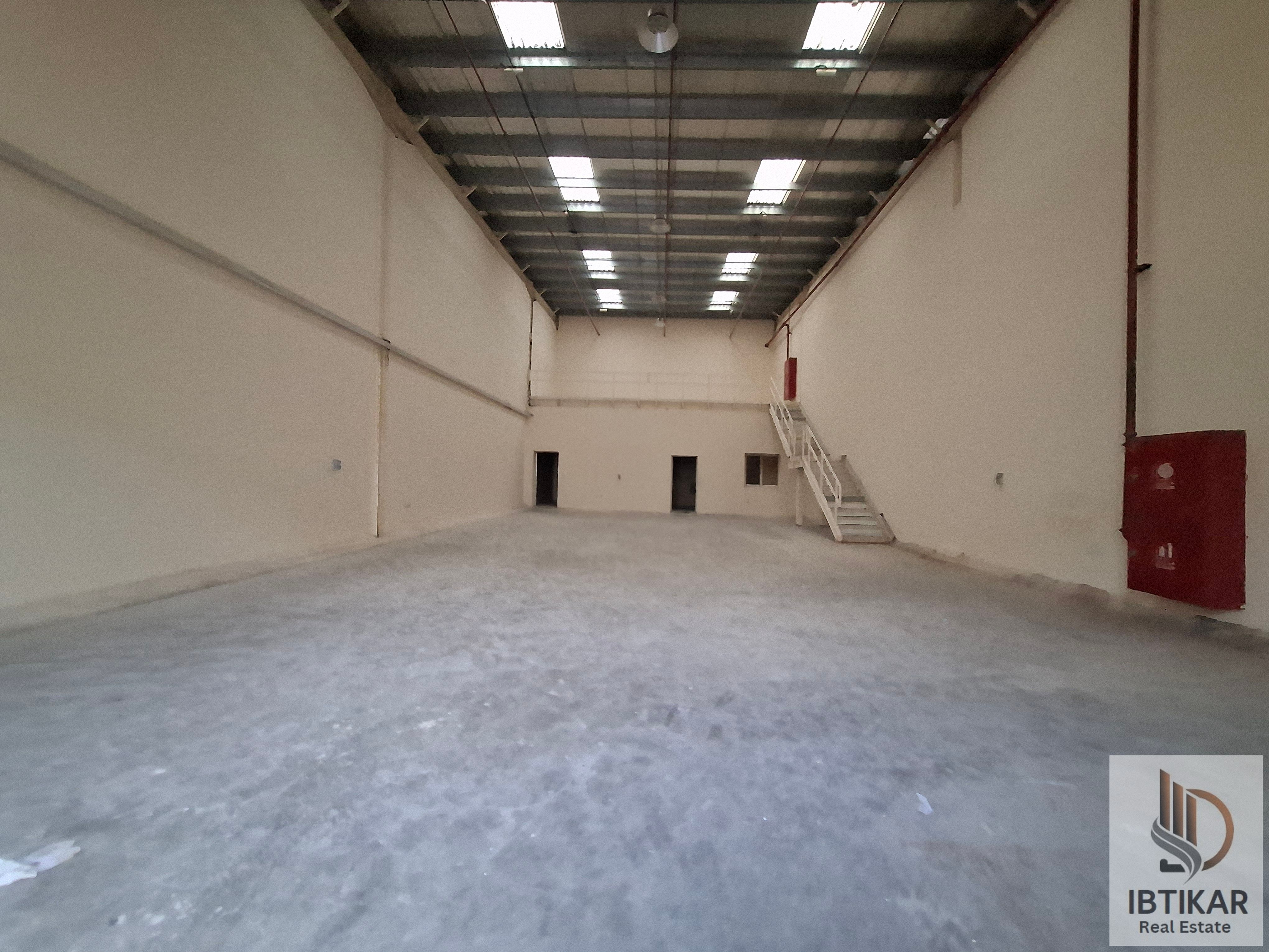Wearhouse for rent with office + washrooms