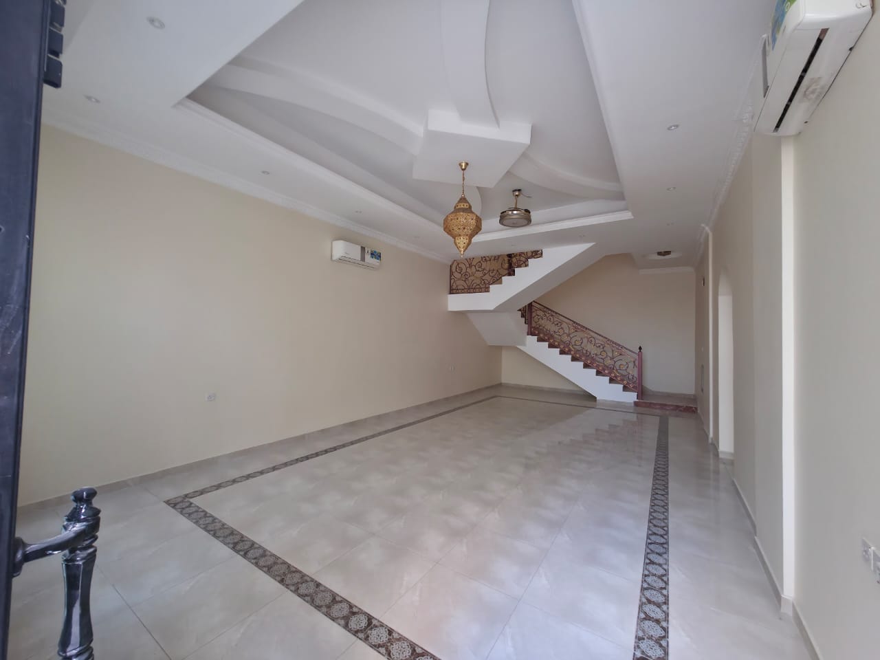 Townhouse for annual rent in Ajman - Al Muwaihat. A great family opportunity in a quiet, upscale residential area close to services and main exits