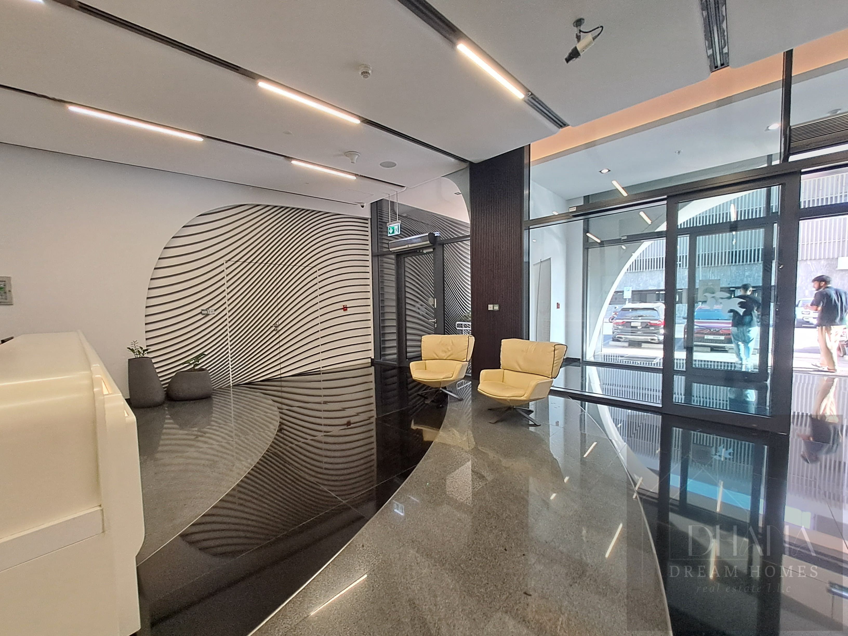 Modern Lay-out l Skyline View | Burj Khalifa View | Huge Size 2bhk