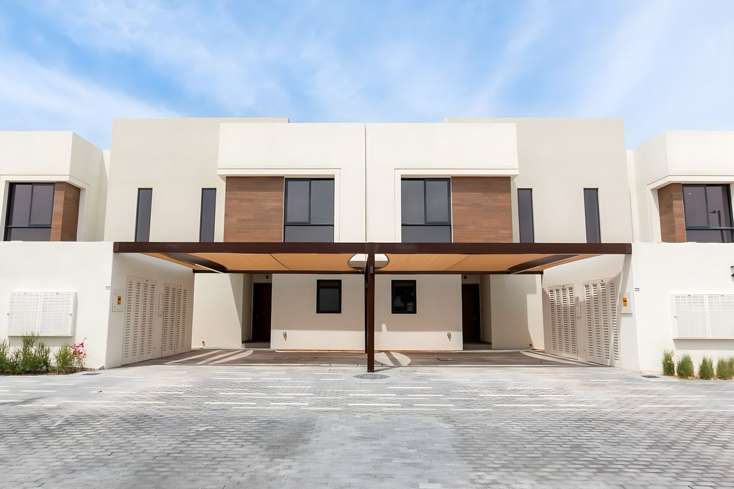 Single Row | Corner Unit | Prime Location