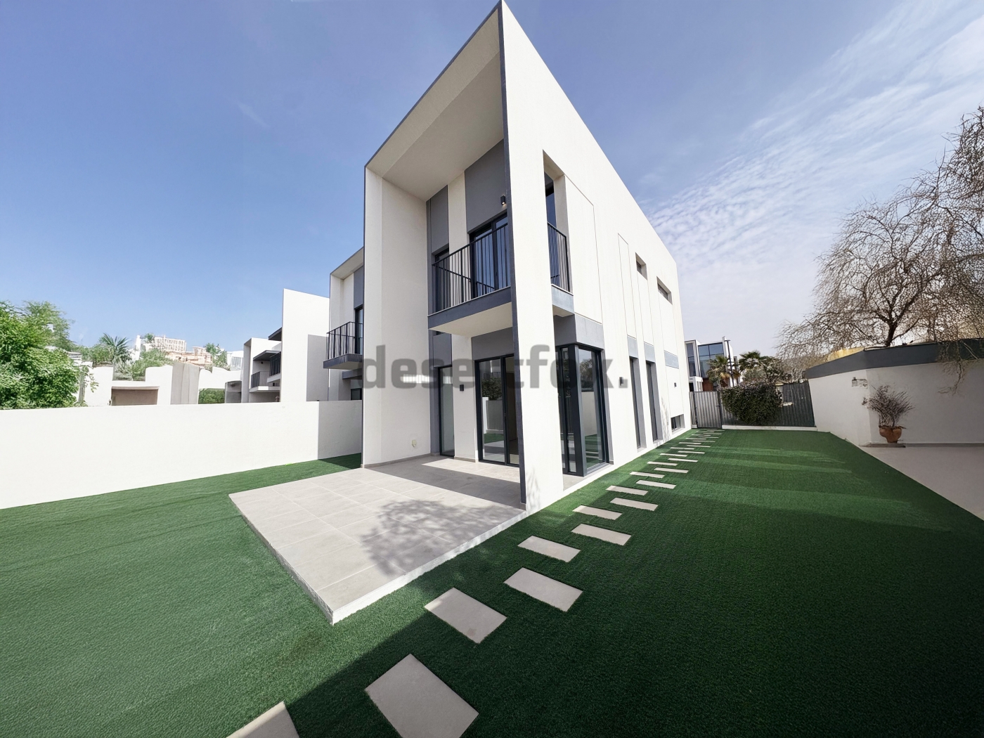 Corner| Single Row | Walk to Pool And Gym