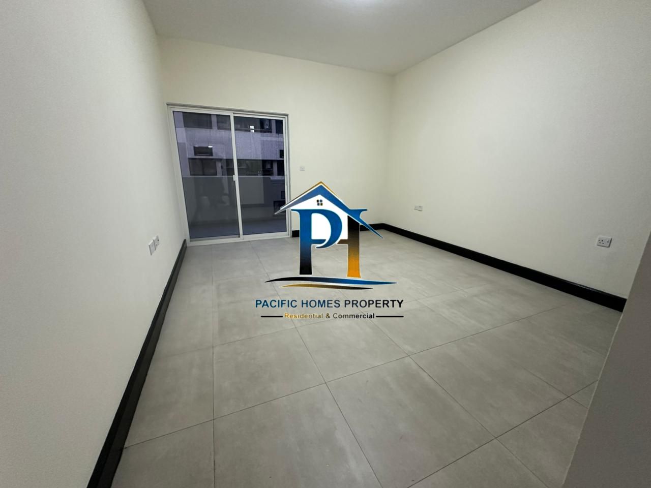 LIMMITED TIME OFFER HUGE SIZE 3 BHK CLOSE TO METRO ONLY FOR FAMILY JUST IN 115K. . .