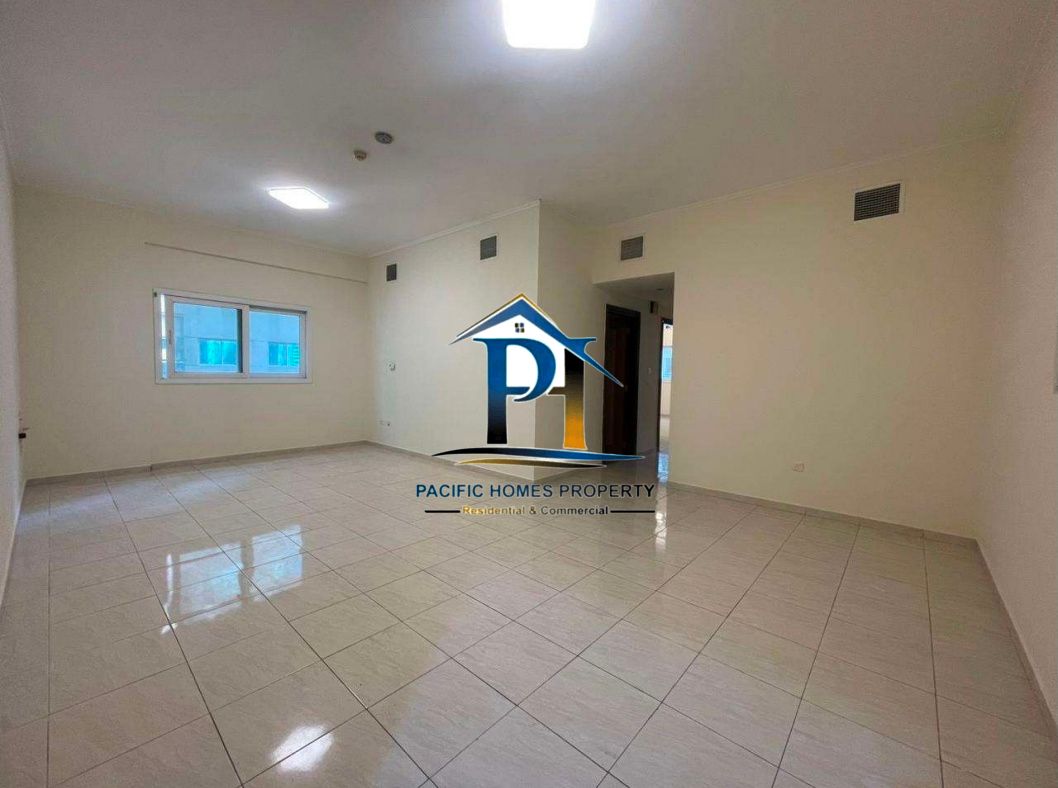 **NEAR TO POND PARK** 2BHK WITH 3BATH & PARKING ALL FACILITIES BEHIND TO ZULEKHA HOSPITAL.