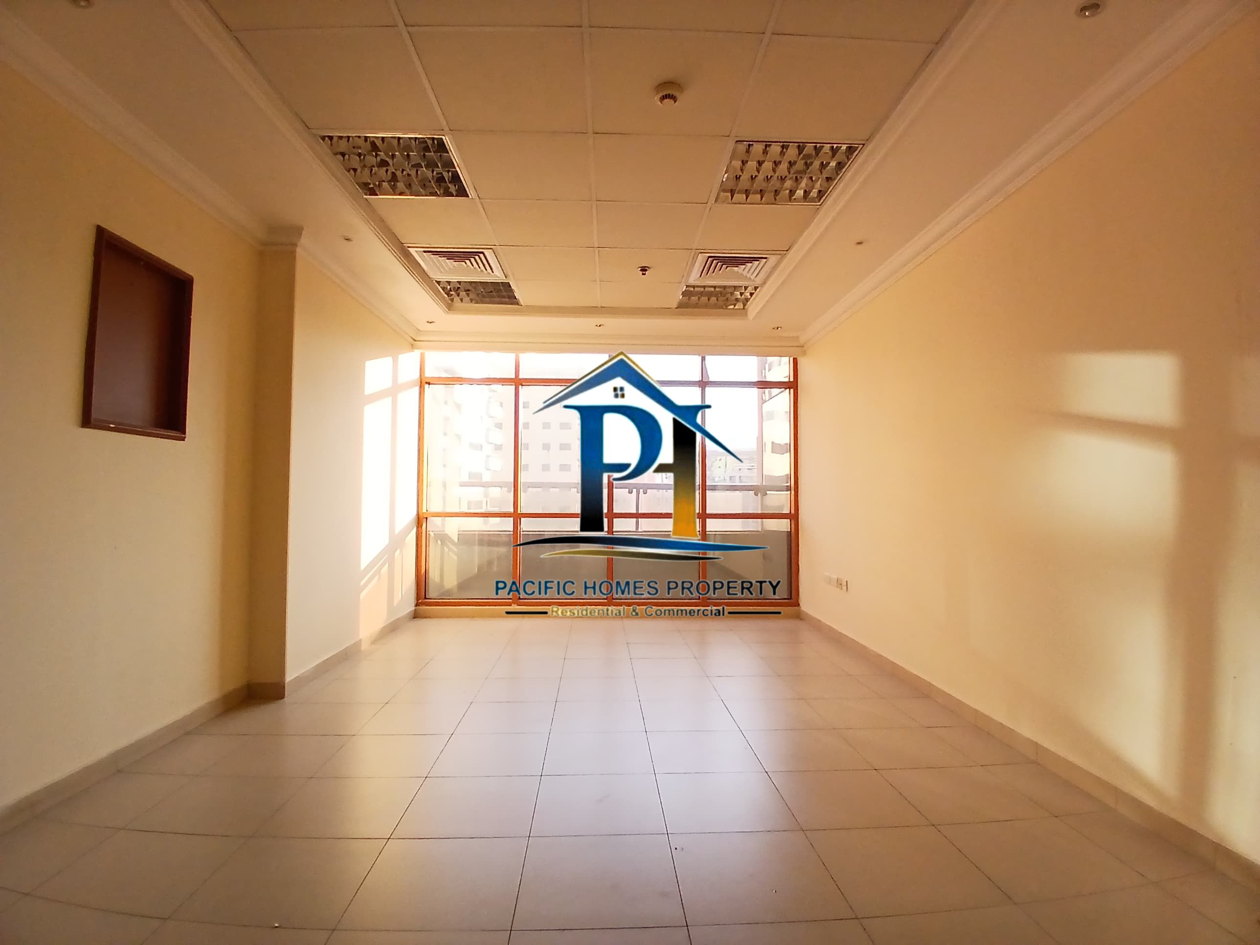 Open Space Office 1272 Sqft At Prime Location Only In 130k