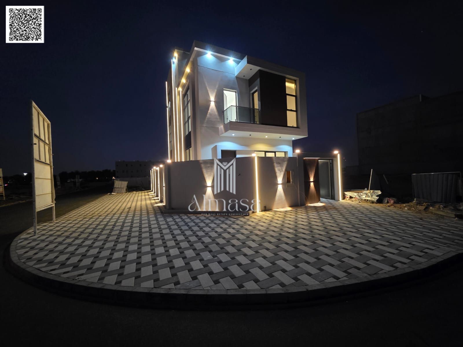 Villa for sale in Al-Haliou 2 area, corner plot on two streets 4Ground floor, first floor and roof rooms
