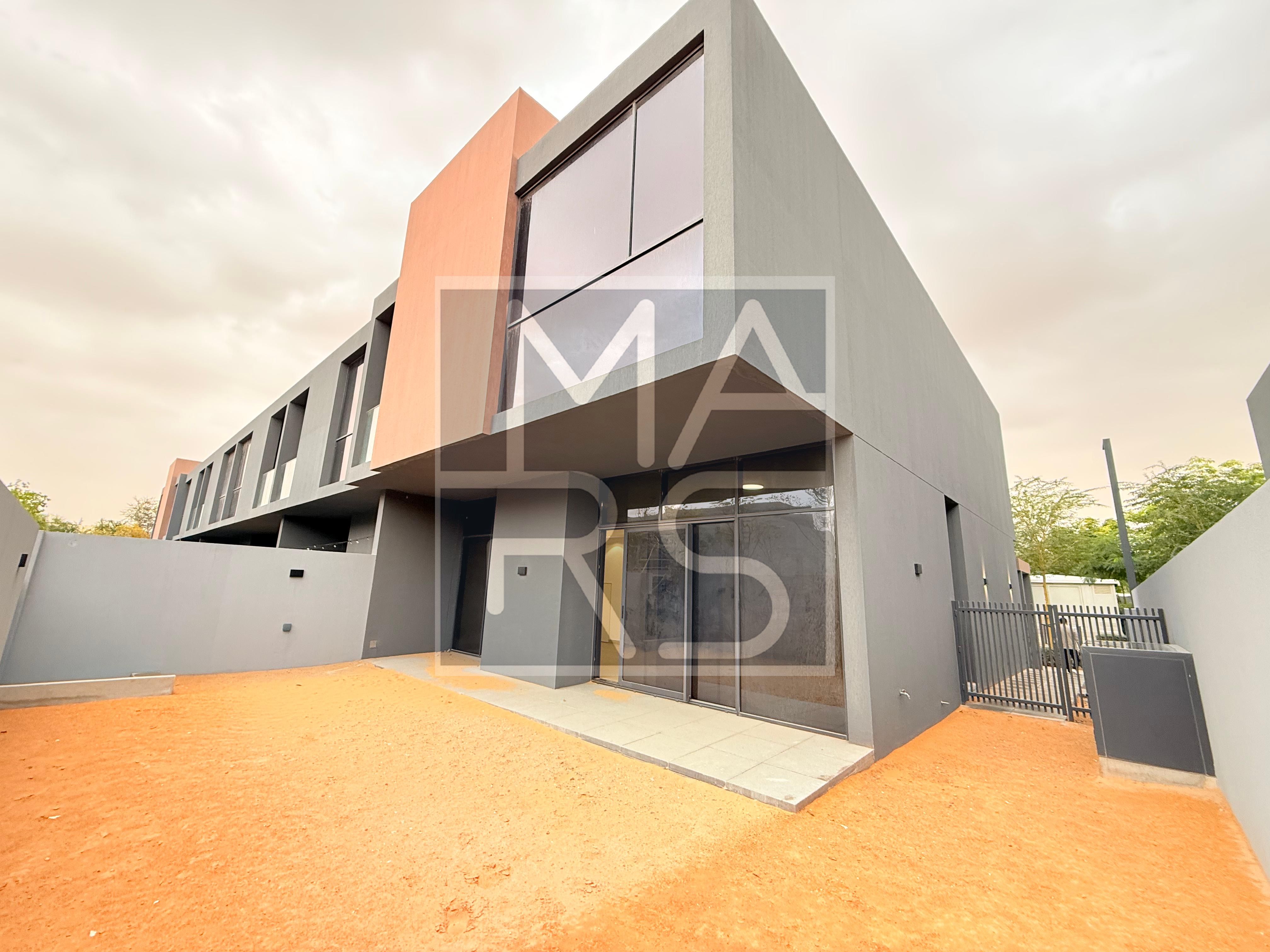 Luxury 4 bedroom villa with majlis available for rent in Robinia just in 185k