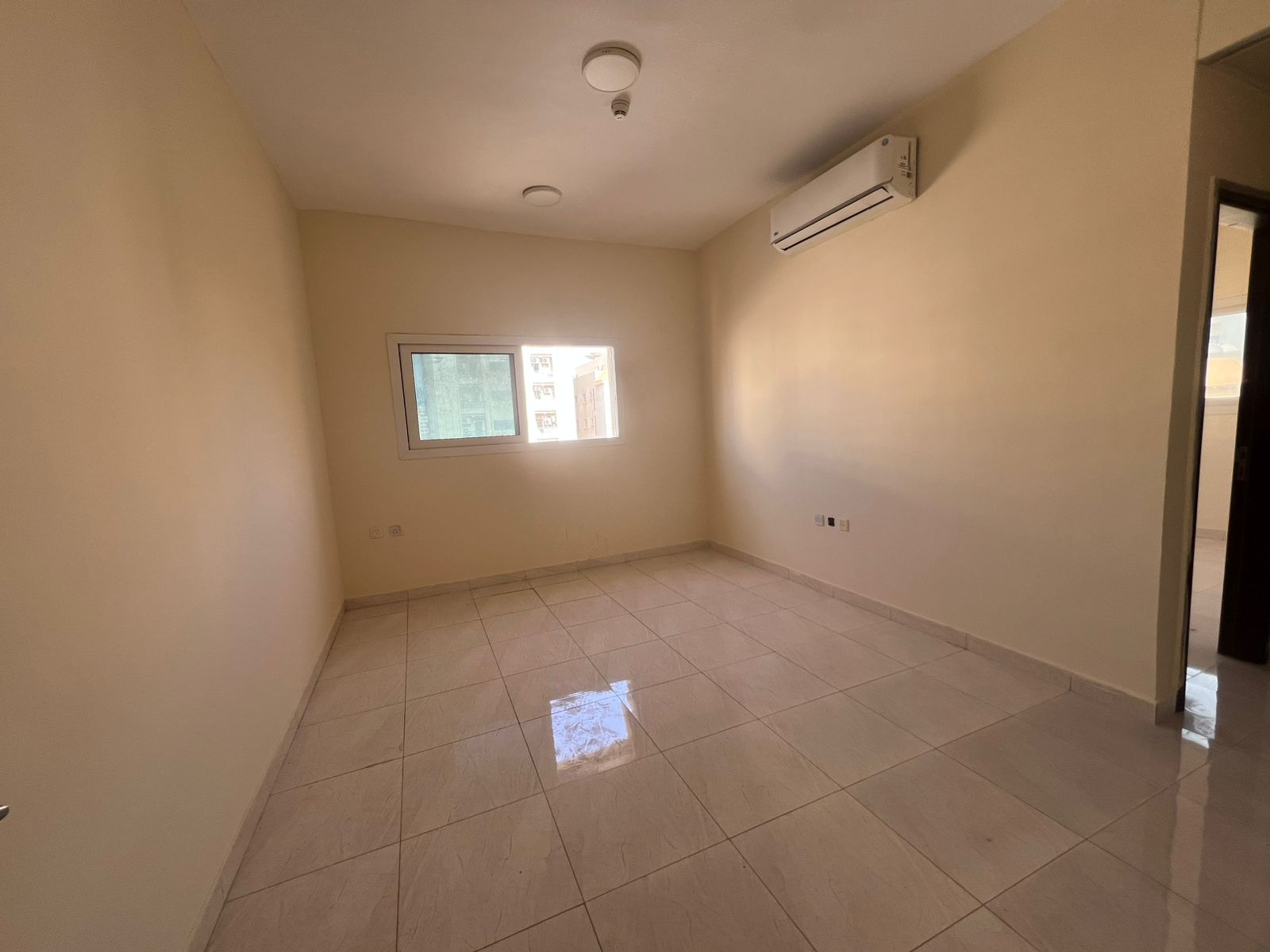 Open view _ Central gas _ Second tenant _ Prime location _ Super deluxe finishing