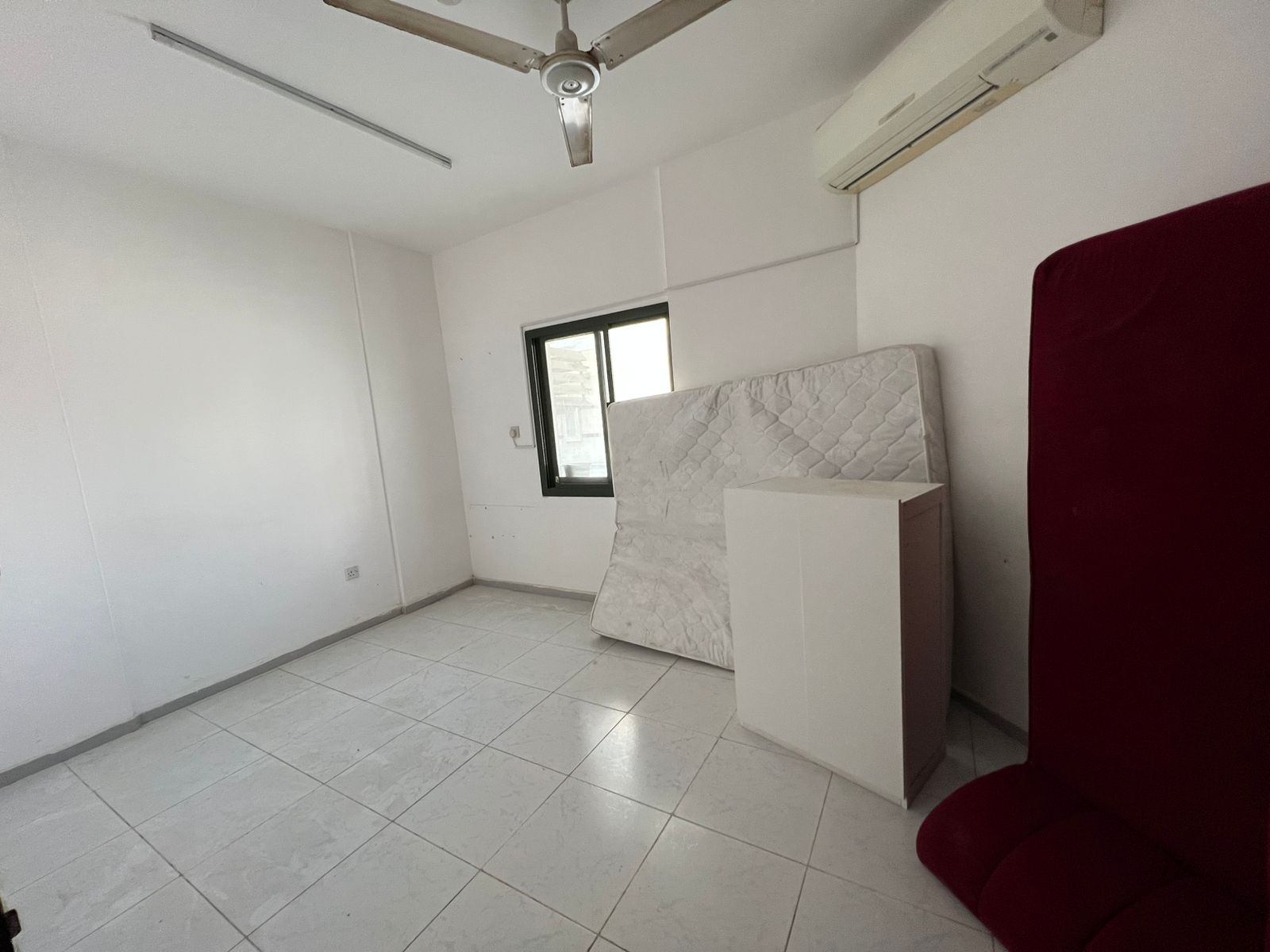Open view / large spaces / free maintenance / close to all central services / easy access to Dubai exit
