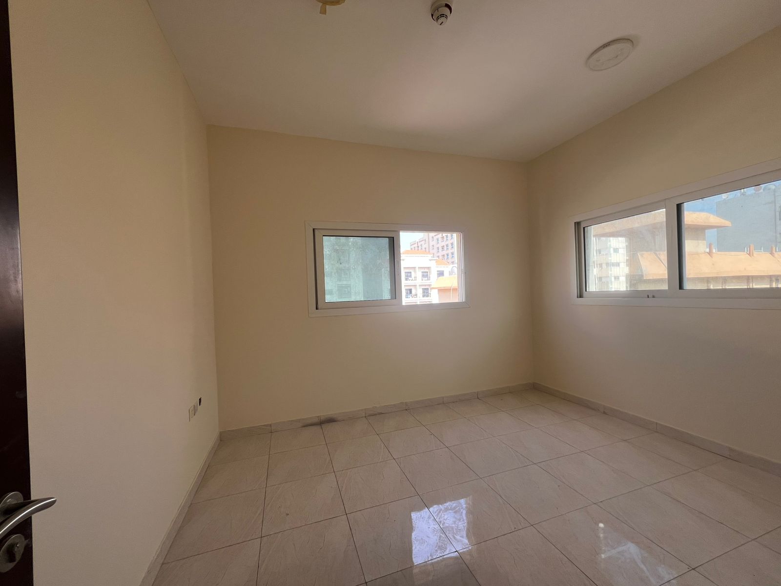 Second occupancy / central AC / open view / large spaces / close to all central services / near Dubai exit