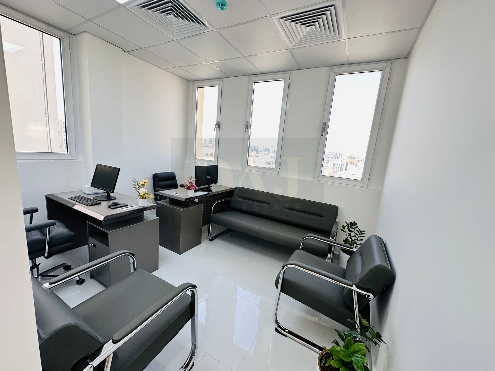 Stunning Office | Free Utilities | Near to Metro