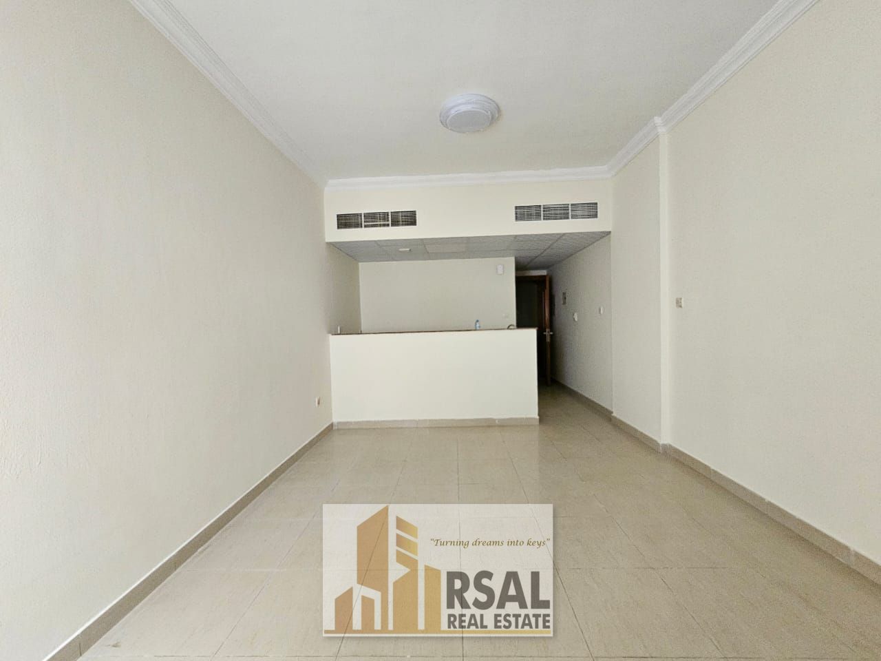 Spacious studio APARTMENT ||| Prime Location || Ready To Move ||