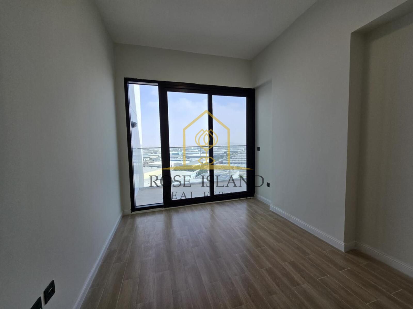 Ready | Next to Amenities | Modern Elegance