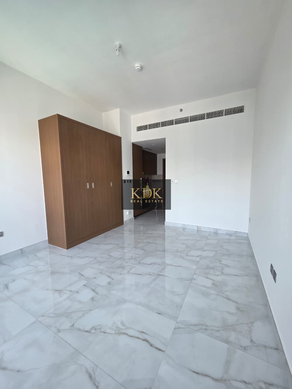 Pool View | Brand New | Fitted Kitchen