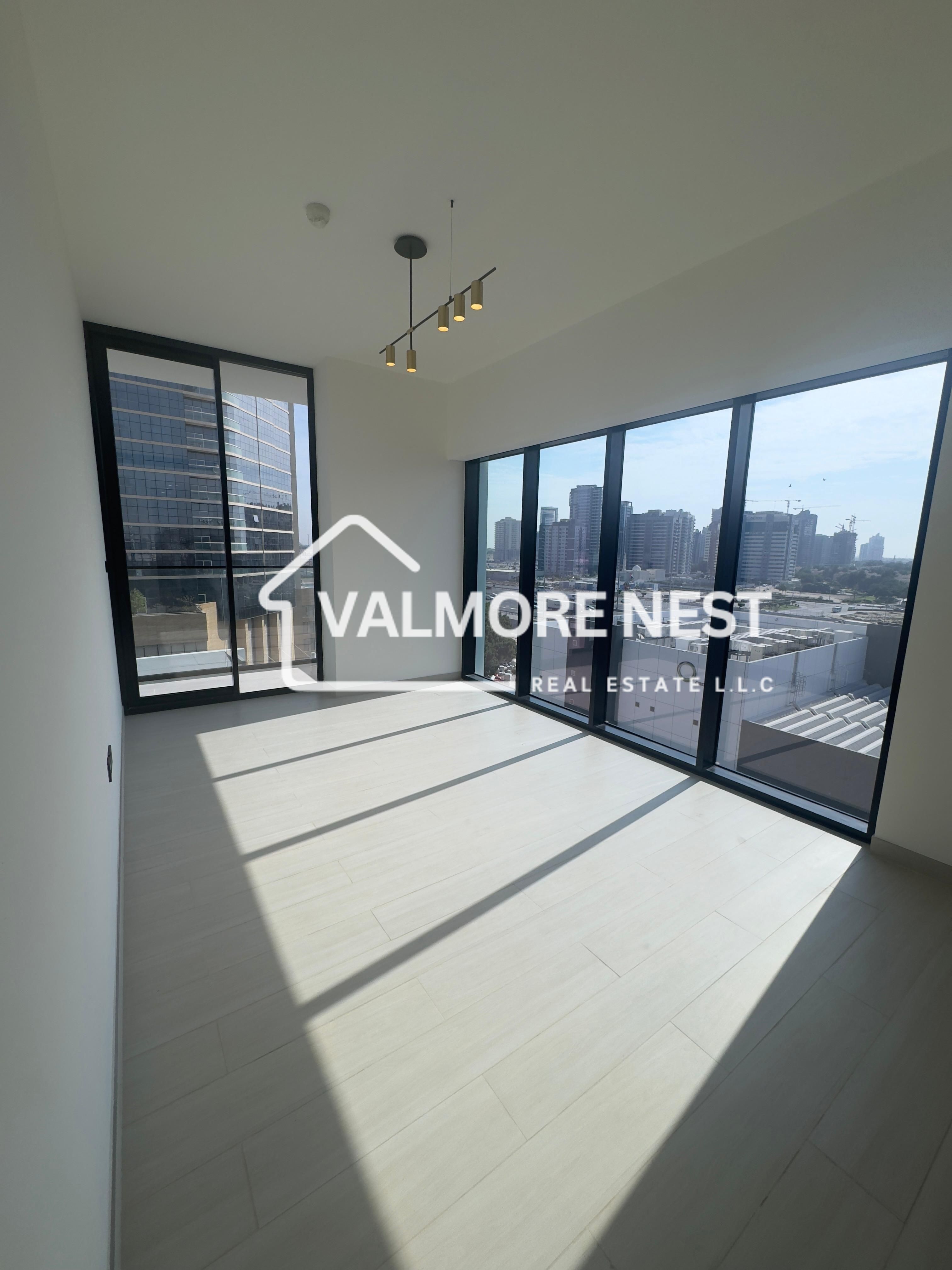 Bright & Spacious I Ready to move I Prime location
