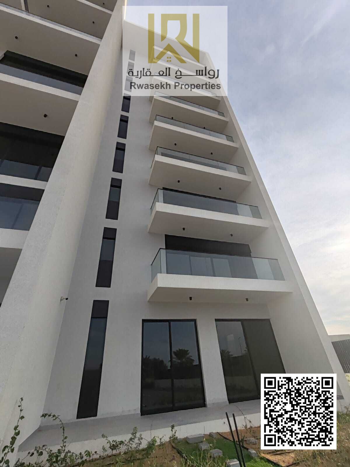 Al Zorah is a coastal suburb in Ajman, offering mixed-use properties and a safe environment. It's a vibrant area overlooking the sea and boasts a rich