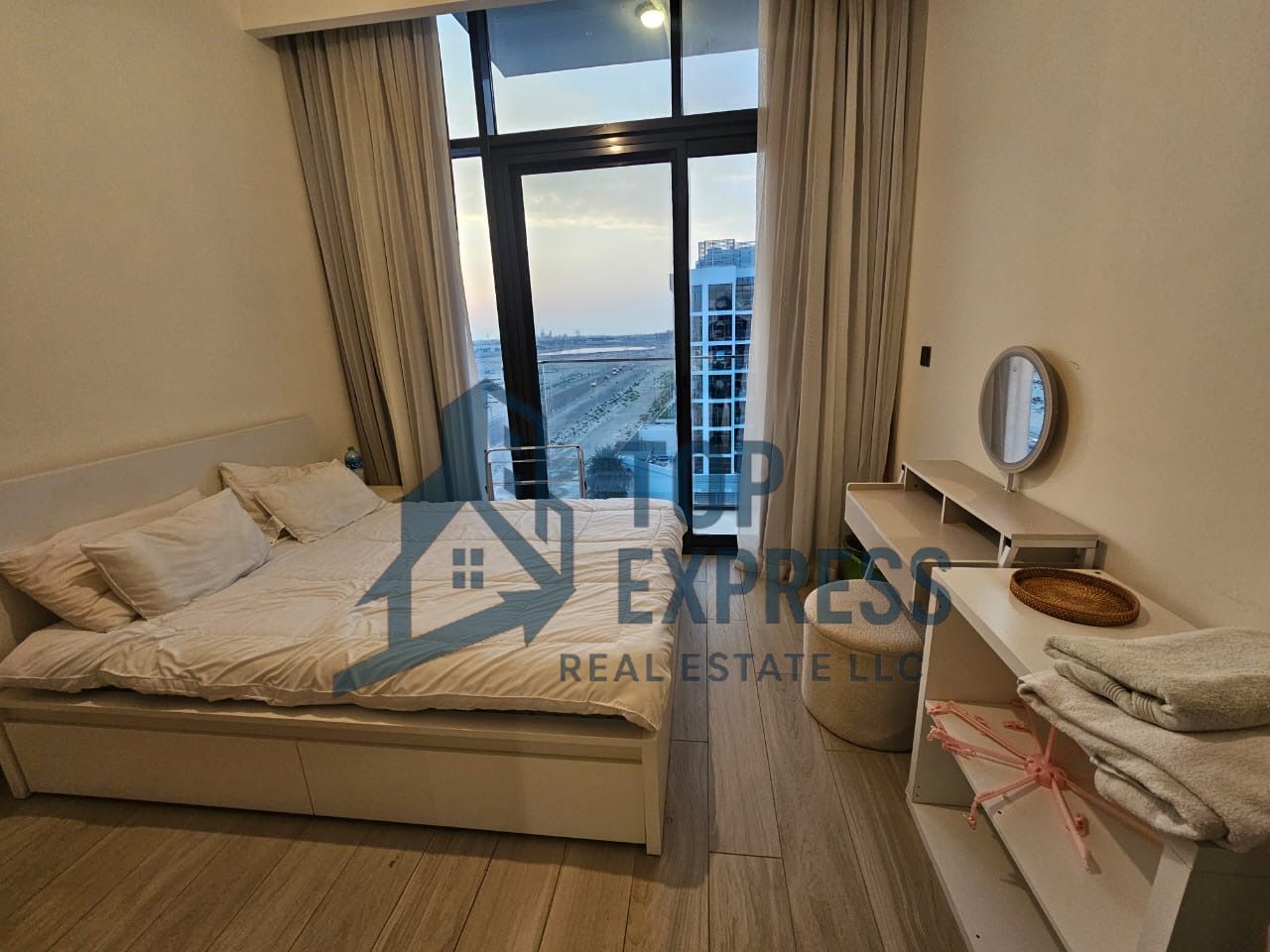 Fully Furnished Studio[Ready to Move]