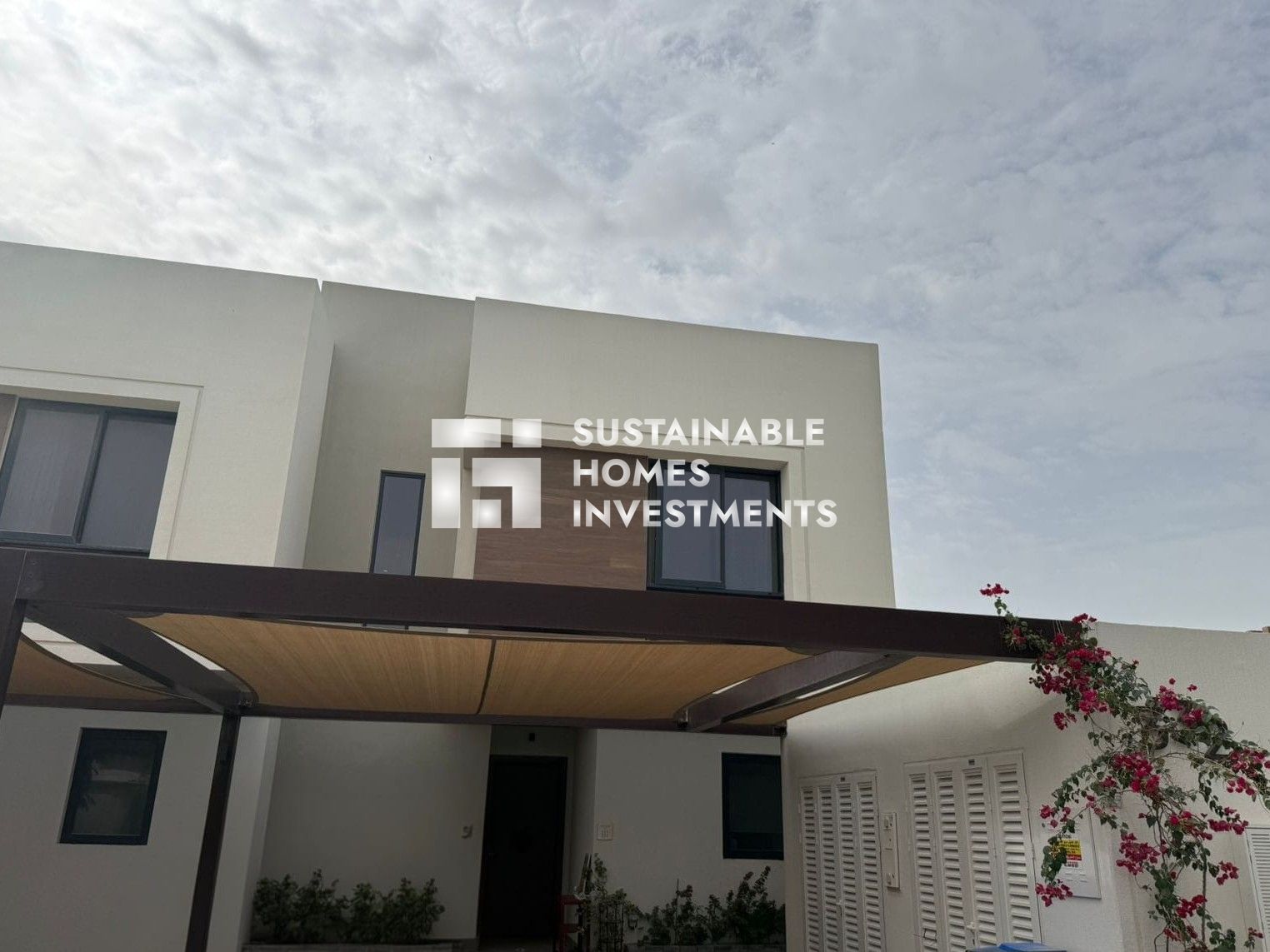 Corner Unit l Friendly Community l Ready To move