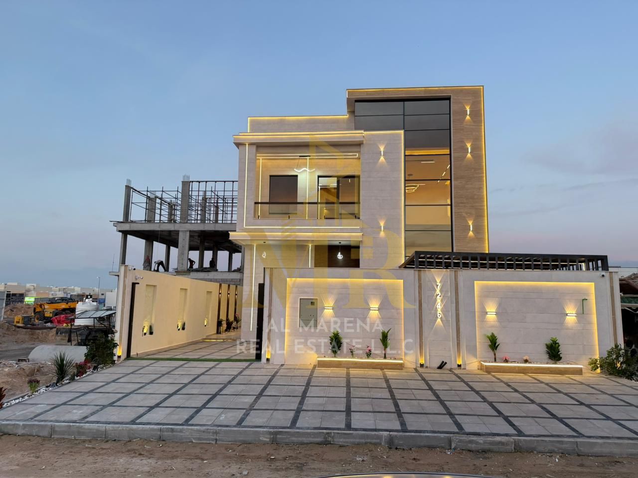 Villa for sale on the main street, ready to move in, in one of Ajman's most prestigious areas. Freehold ownership.