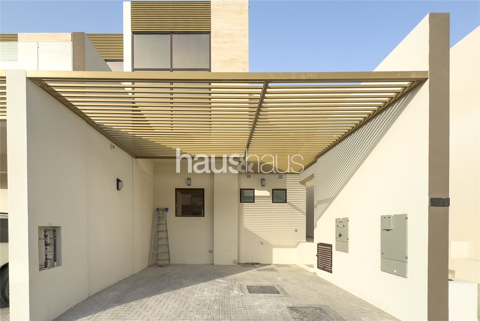 Spacious | Opposite Pool and Park | Middle Unit
