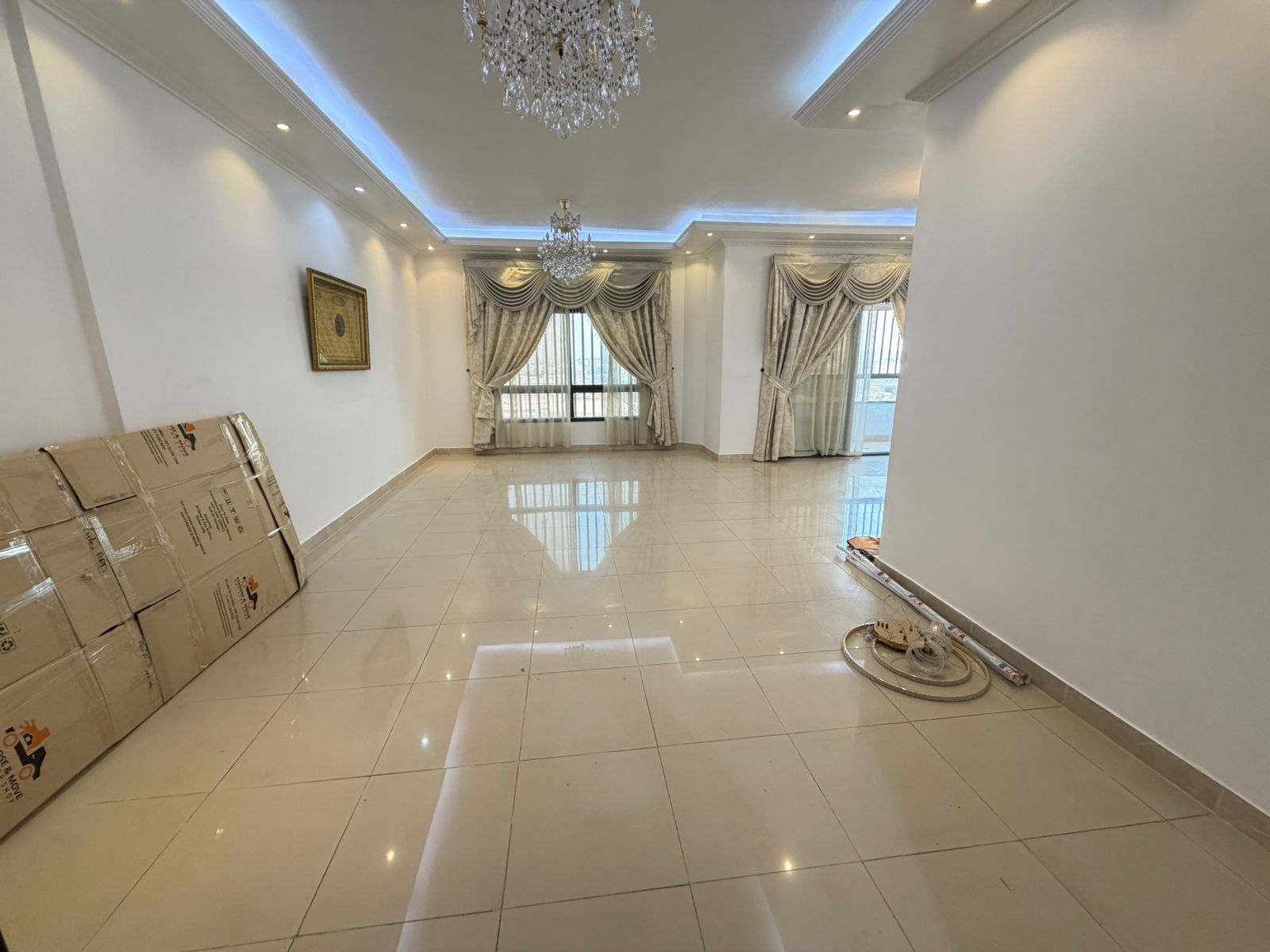 Luxury apartment in Al Majaz 2 – free parking – storage room – balcony – view of major landmarks – prime location – close to Dubai exit.