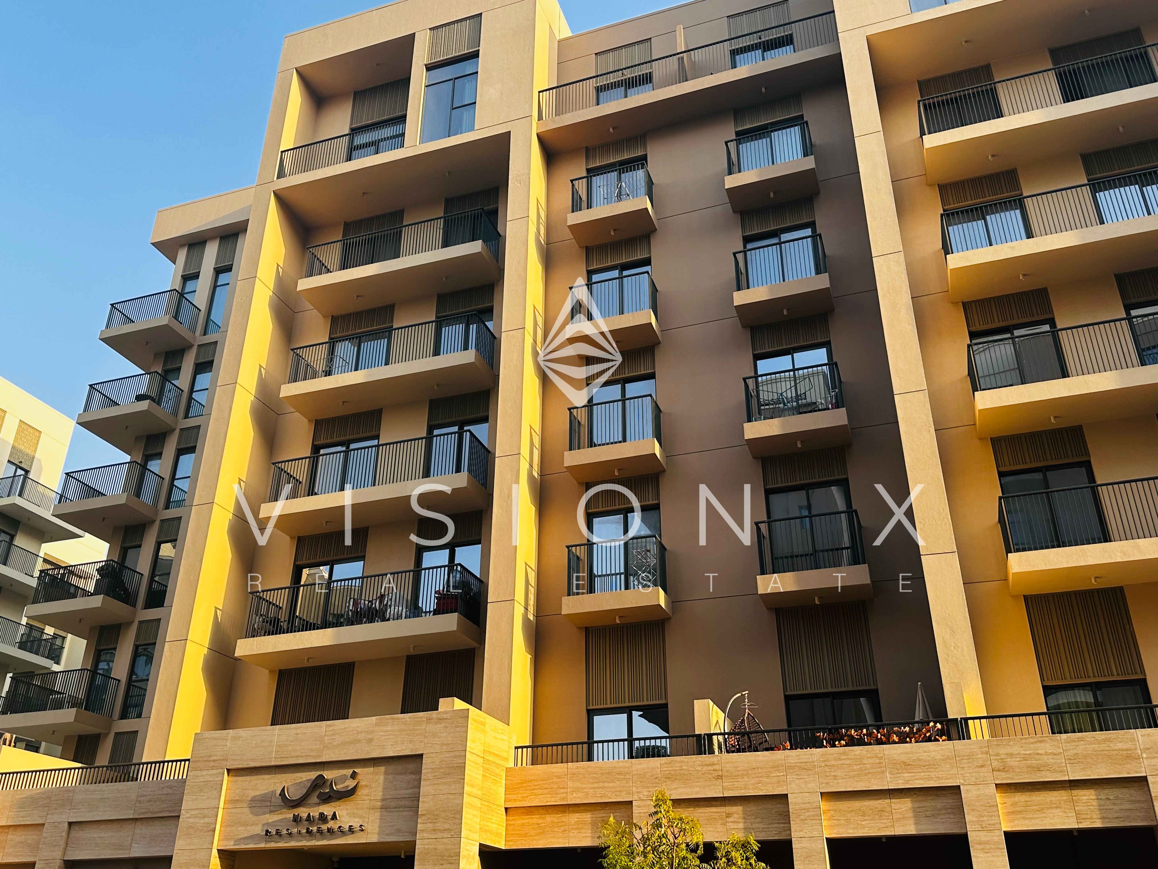 Elegant | Urban Island | Bright Interior