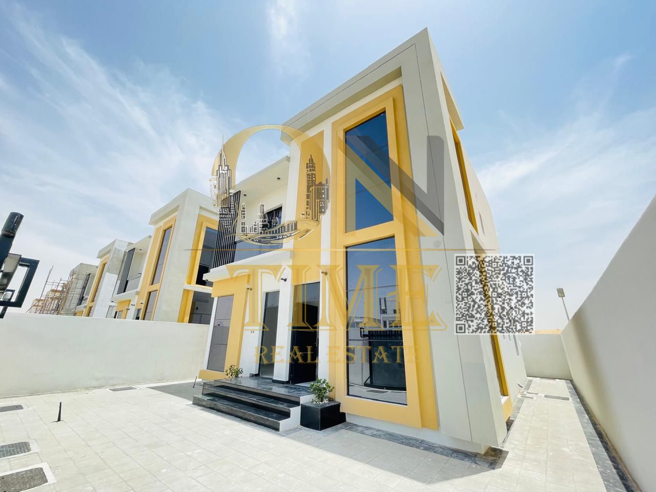 Prime location, spacious home with modern finishes and large yard