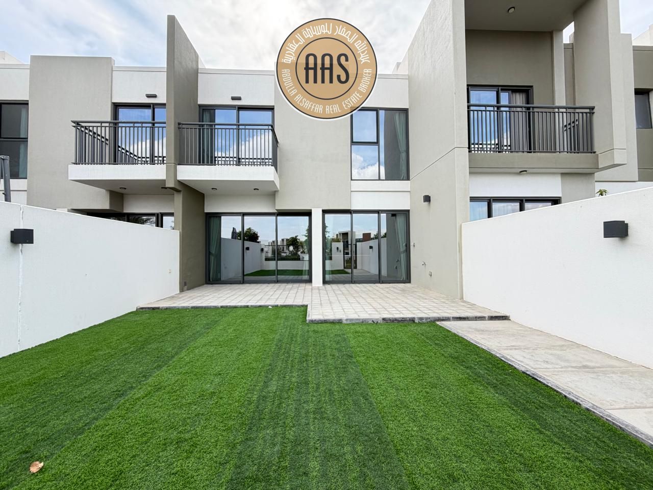 SINGLE ROW PARK FACING 3BR+MAID VILLA RENT 180K