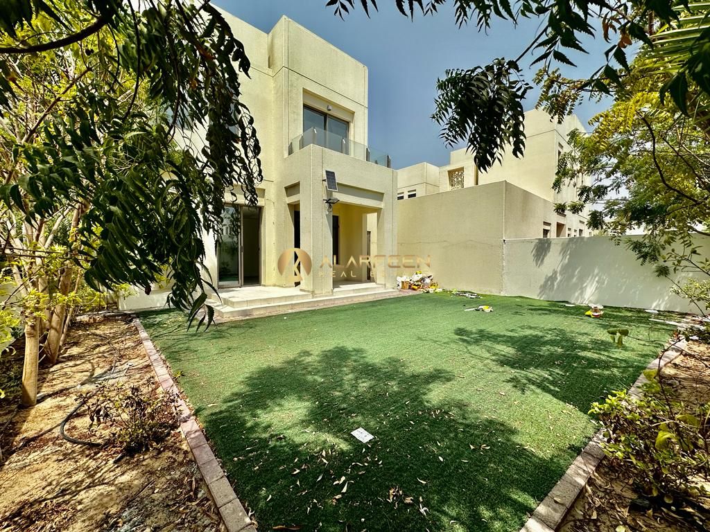 3 beds | Best Ammenities | Spacious