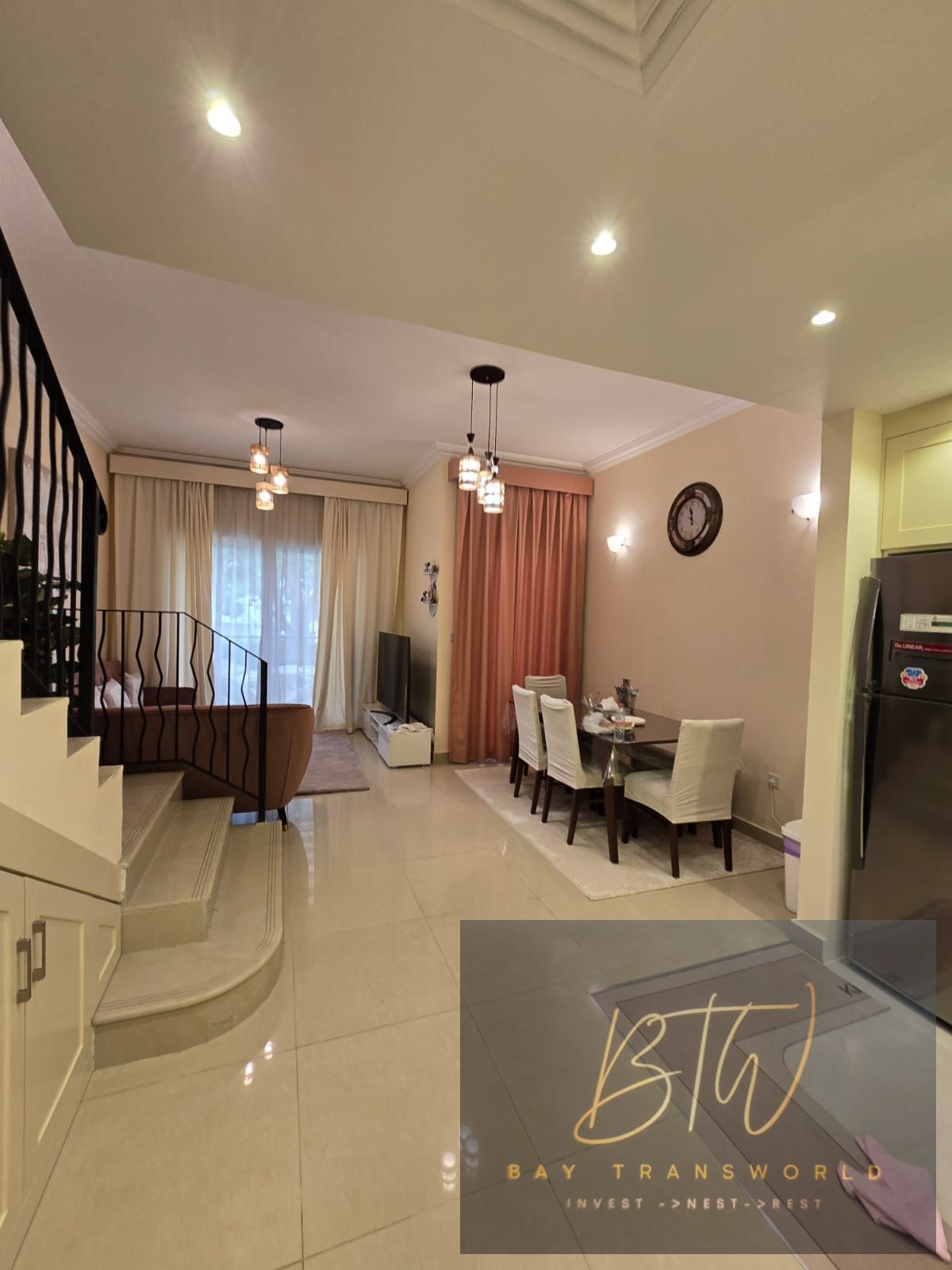 BEAUTIFULLY FURNISHED | TOWNHOUSE |