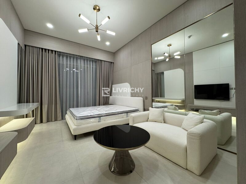 EXQUISITE STUDIO | GLAMOROUS BUILDING | JVC