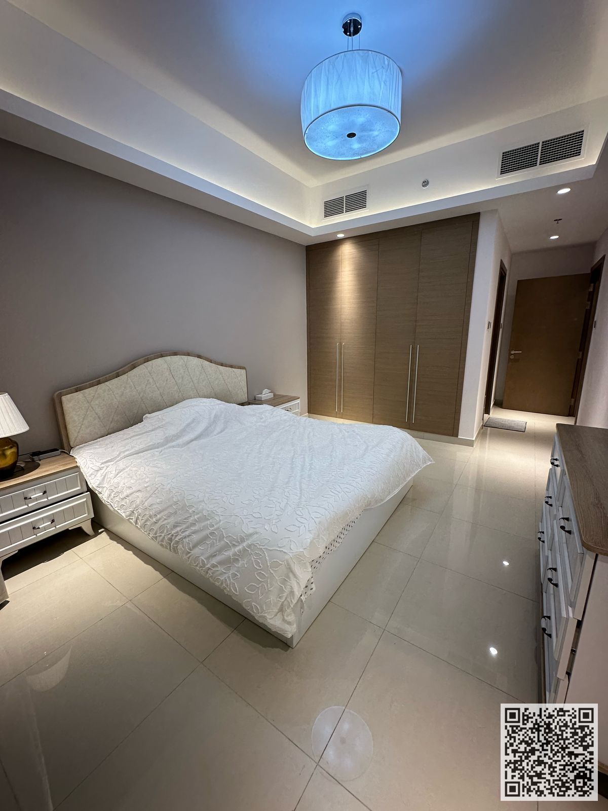 Luxurious and elegant two-bedroom apartment with full VIP furnishings for monthly rent in Gulf Tower, with gym, swimming pool, and parking.