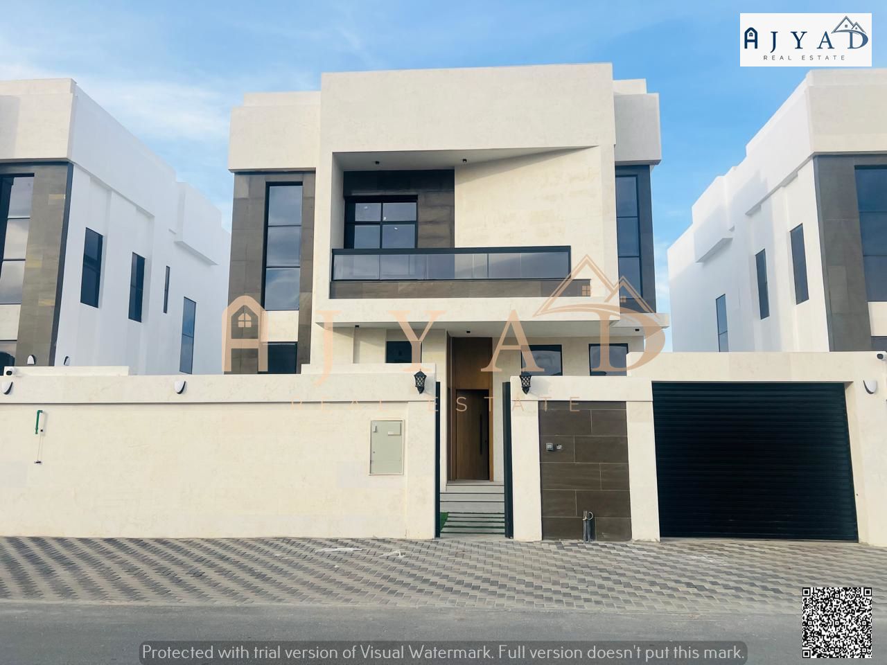 Own your dream home for the same price as your rent with a small down payment! Freehold villa for sale, ground floor, stone facade, at an attractive p