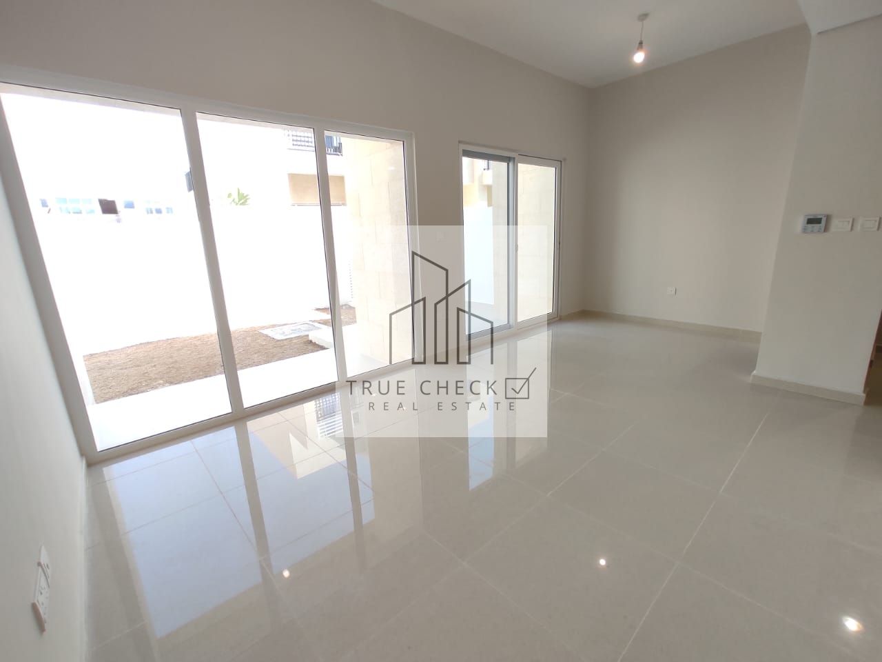 Corner Unit | L shaped | Investor deal | Good ROI | Rented Unit