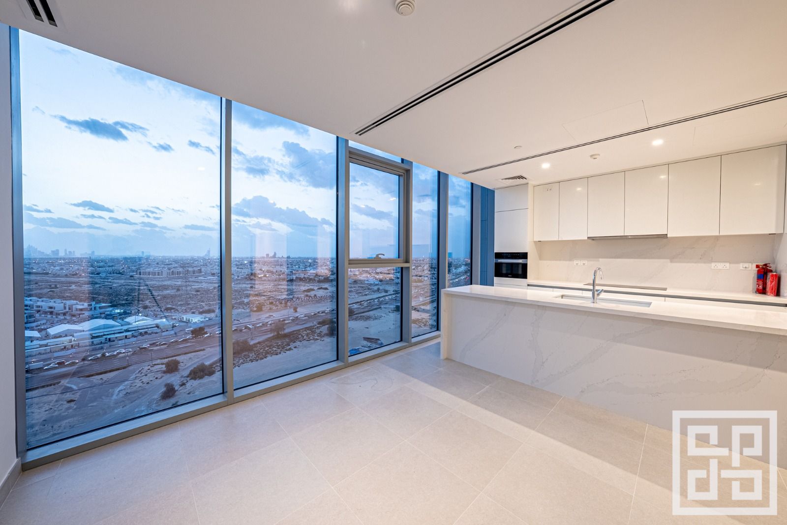 Spacious 3 BR Apartment - Unfurnished - City Views