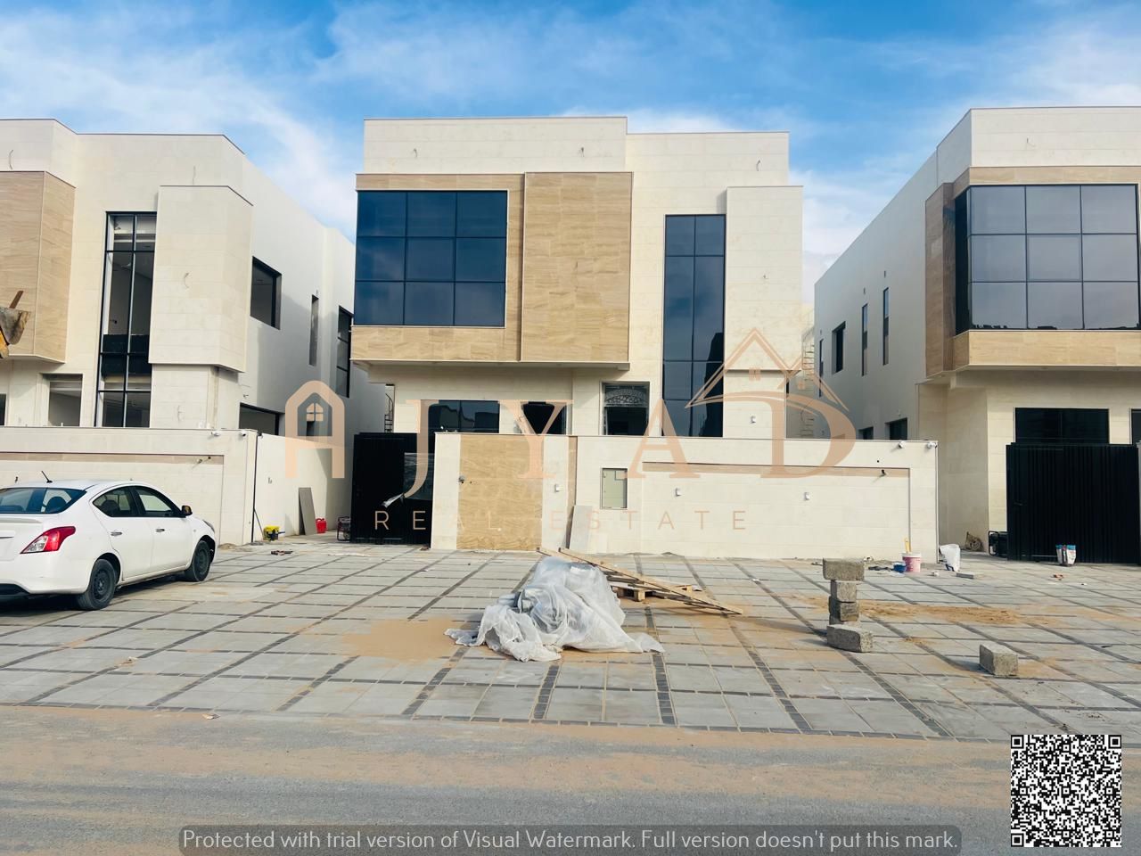 In a prime location near the mosque and mall, freehold ownership is available to all nationalities. Strategically located near Sheikh Mohammed Bin Zay