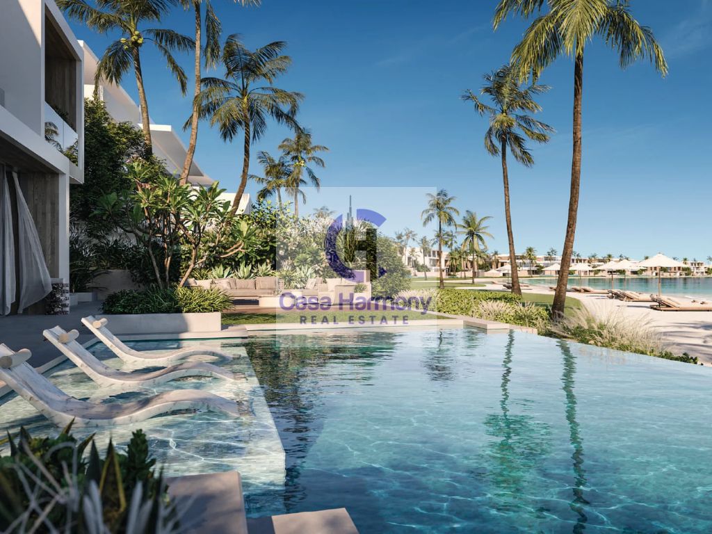 PRIVATE MANSION | GENUINE RESALE | ON THE BEACH