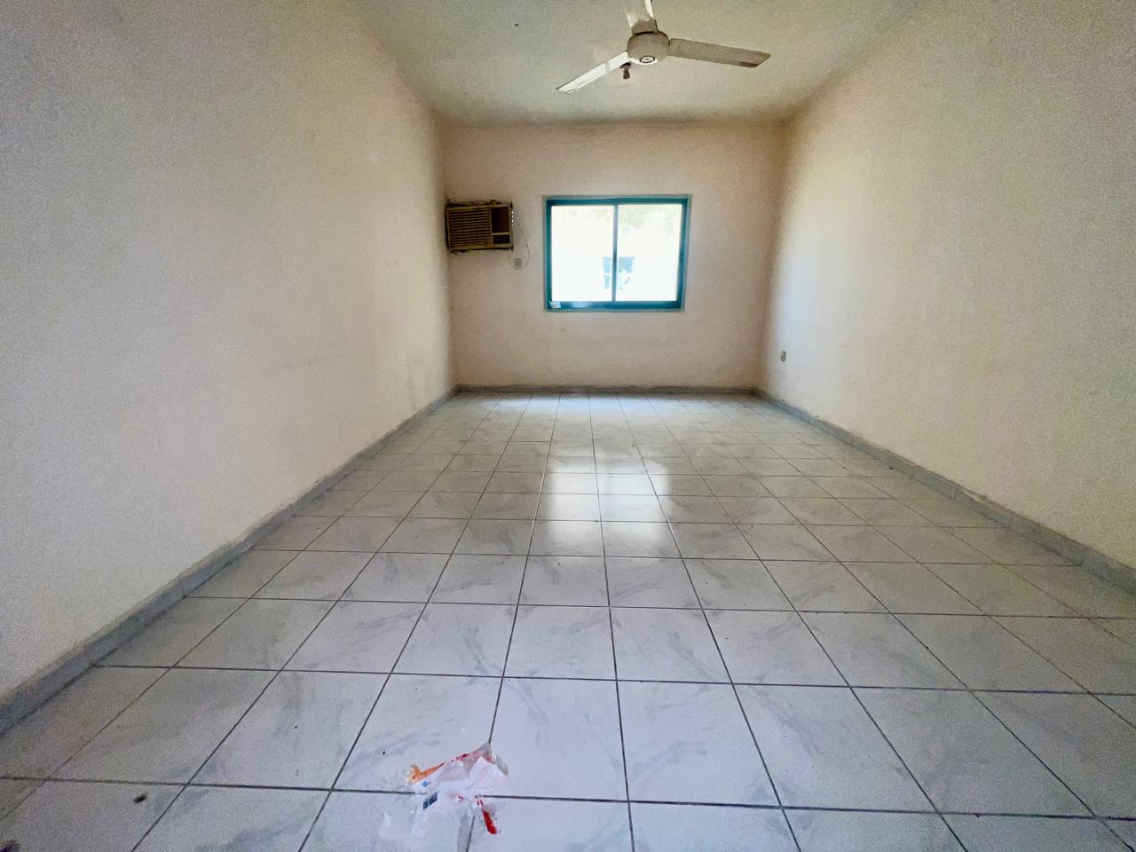 Lavish 1bhk good building near muwailah bus stop rent 32k