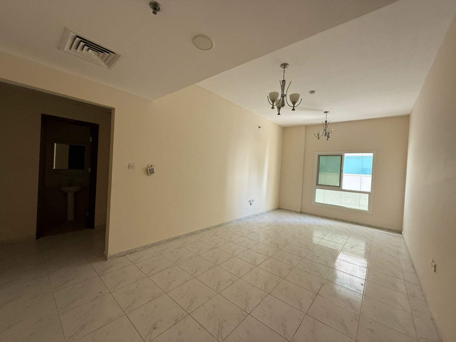 Largest 3-bedroom apartment with a living room in Al Majaz 2, offering a stunning open view. Close to the Dubai exit and bus station.
